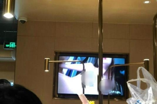 海底撈播不雅黃片畫(huà)面視頻尺度大到令人震驚 請(qǐng)別用失誤來(lái)搪塞