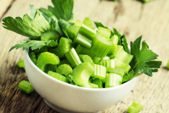 產(chǎn)婦坐月子可以吃芹菜嗎?坐月子能不能吃芹菜