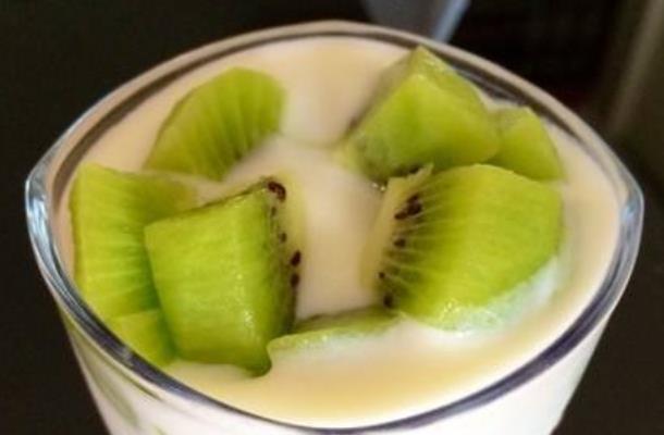 炎夏消暑 夏季大多數人都喜歡喝飲料解暑