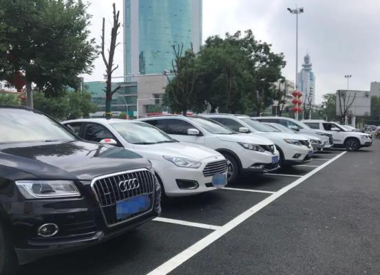 有人亂停車可以叫交警拖車嗎?車停路邊被拖走了怎么處理