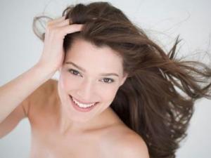 頭皮干燥是頭皮屑產生根源嗎？指腹按揉頭皮