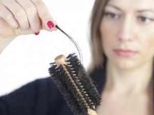 掉頭發很厲害怎么辦？頭發掉的厲害什么原因