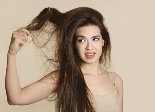 剪短發后面容易翹是為什么?剛剪的頭發太丑了怎么挽救