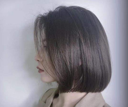 長頭發剪短發是不是頭發會翹?發量多剪短發會不會炸毛