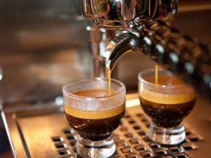 50歲后仍應(yīng)有性愛-男性如何助性?