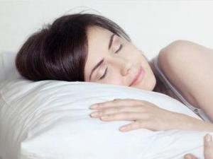 女人睡覺要脫下三樣東西：手表、假牙和胸罩