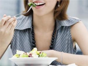 上火怎么辦？女白領壓力大易上火多吃清火食物