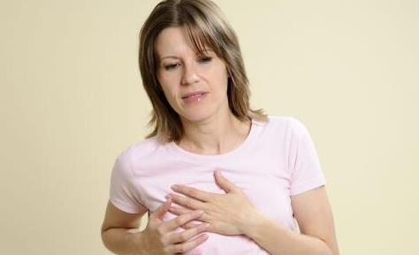 女性來例假前乳房脹痛的原因 例假前乳房脹痛該怎么緩解