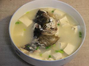 魚頭豆腐湯的做法-魚頭豆腐湯怎么做?