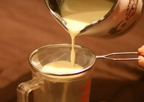 黃豆最好泡三天再榨豆漿-榨豆漿的方法步驟