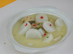 煲湯什么時候放鹽好？燉蘿卜不能太早放鹽