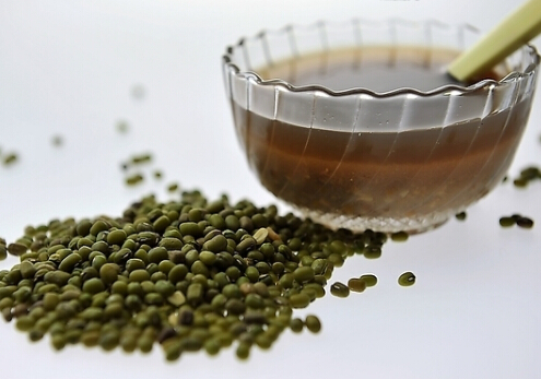 煮綠豆湯會(huì)變紅是怎么回事?熬綠豆湯的方法
