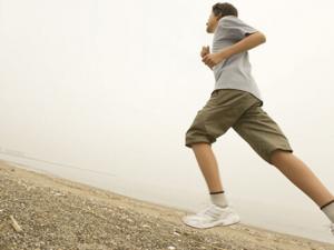 從飲食上增強(qiáng)免疫力-多喝酸奶堅持均衡飲食
