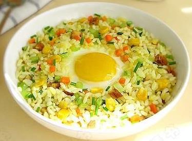 蛋炒飯怎樣炒才能金黃誘人?蛋炒飯怎么做好吃