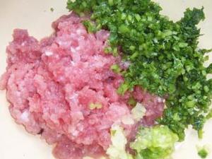 拌肉餡加點土豆沫 吸湯汁留營養