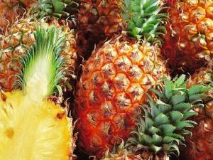 如何挑選菠蘿?菠蘿的做法大全