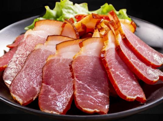 臘肉切不動有什么好辦法?臘肉炒菜之前應該是煮還是蒸