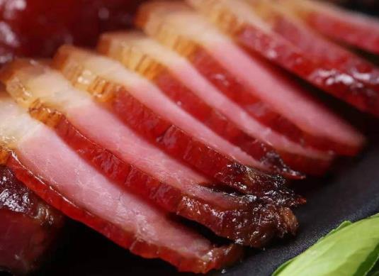 臘肉切不動有什么好辦法?臘肉炒菜之前應該是煮還是蒸