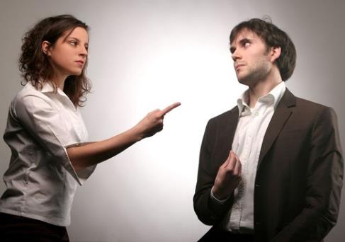 ���������4���r�C��Ů�˕����ֳ�Ĭ