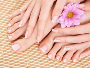 中醫治療手腳冰涼按摩什么穴位好