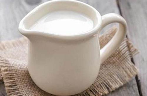 什么時(shí)候喝牛奶最容易長(zhǎng)高 喝牛奶促長(zhǎng)高最佳時(shí)間