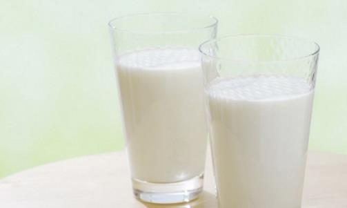 什么時(shí)候喝牛奶最容易長(zhǎng)高 喝牛奶促長(zhǎng)高最佳時(shí)間