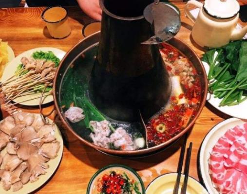 青島十大必吃飯店排名,海景花園西餐廳西餐牛排都很棒