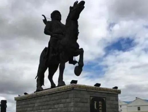 世界十大巨型雕像排名,獅身人面像、樂山大佛值得一去