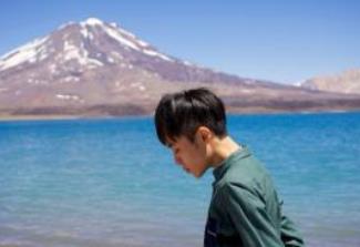 臺灣十大80后男歌手 蕭敬騰1987年3月30日出生于臺北市