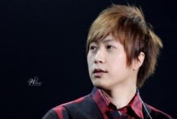 臺灣十大80后男歌手 蕭敬騰1987年3月30日出生于臺北市