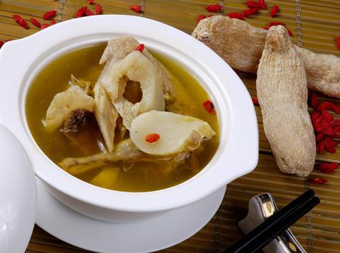 天麻燉老鴿：天麻的功效與作用，天麻的營(yíng)養(yǎng)價(jià)值，天麻的副作用