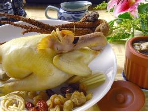 土雞比肉雞有營養(yǎng)嗎?土雞和肉雞的營養(yǎng)差別有多大