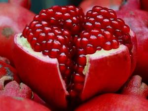 吃石榴有什么好處?石榴的營養(yǎng)價值、功效與作用