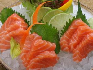 如何挑選優質三文魚?三文魚的挑選方法