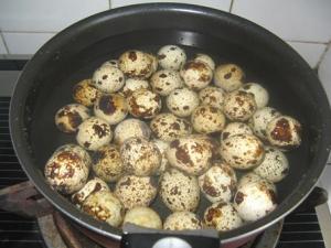 如何煮鵪鶉蛋？鵪鶉蛋要煮多久