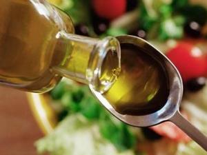 炒菜如何控制好油溫？炒菜油溫過高的危害