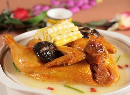 怎樣燉雞湯更好喝?雞湯怎么做才有營養