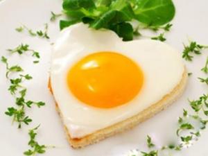 雞蛋里面有血能吃嗎?雞蛋里帶血絲是怎么回事