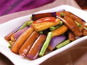 茄子怎么炒不費油?怎樣做茄子不費油