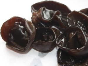 怎樣挑選優(yōu)質(zhì)黑木耳?挑選黑木耳的小竅門
