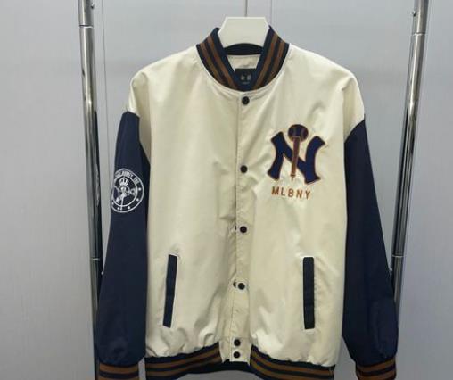 棒球服什么材料的最好?男生買棒球服可以買大一號嗎