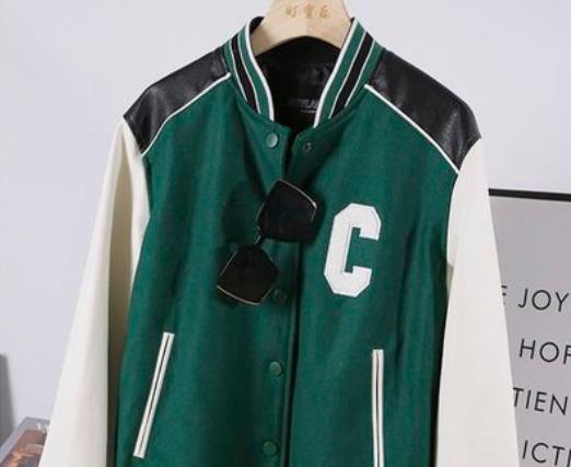 脖子短的人穿棒球服好不好看?新買的棒球服扎脖子怎么處理