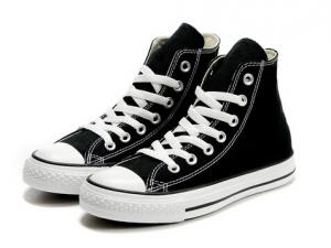 白色帆布鞋怎么洗?板鞋清洗方法