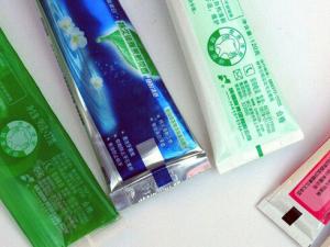 牙膏底部顏色代表什么？怎樣挑選牙膏？