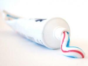 什么牙膏美白效果好？牙膏洗臉可以美白嗎？