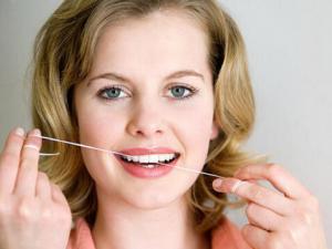 如何選購牙線?使用牙線的注意事項