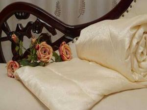 蠶絲被如何清潔保養?蠶絲被的好處