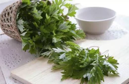 端午節(jié)掛的艾草能喝嗎?不到端午門口能放艾草嗎?