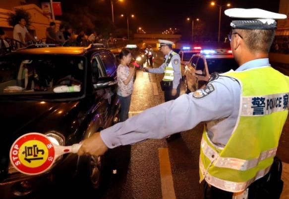 喝多少酒就達(dá)到酒駕標(biāo)準(zhǔn)?喝酒后多久能開車?