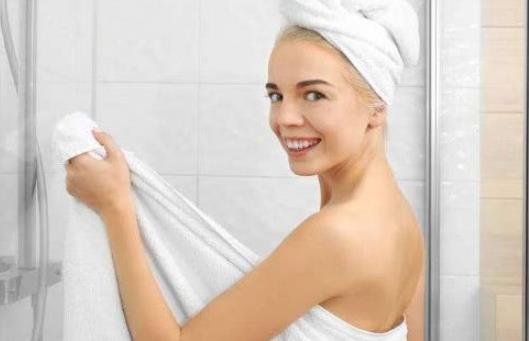 冬天洗澡能不要每天用沐浴露嗎 冬天洗澡熱水器溫度多少合適